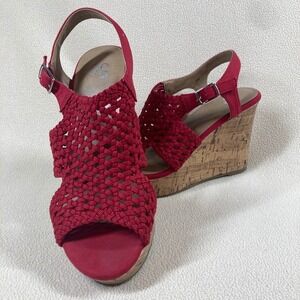 SO Women's Woven Wedge Sandal 8M Taffy Red Bold Bright Vacation Summer